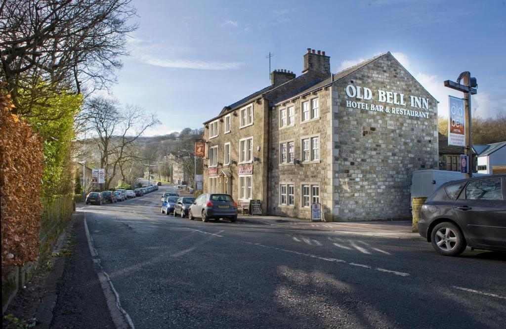 The Old Bell Inn Oldham Exterior foto